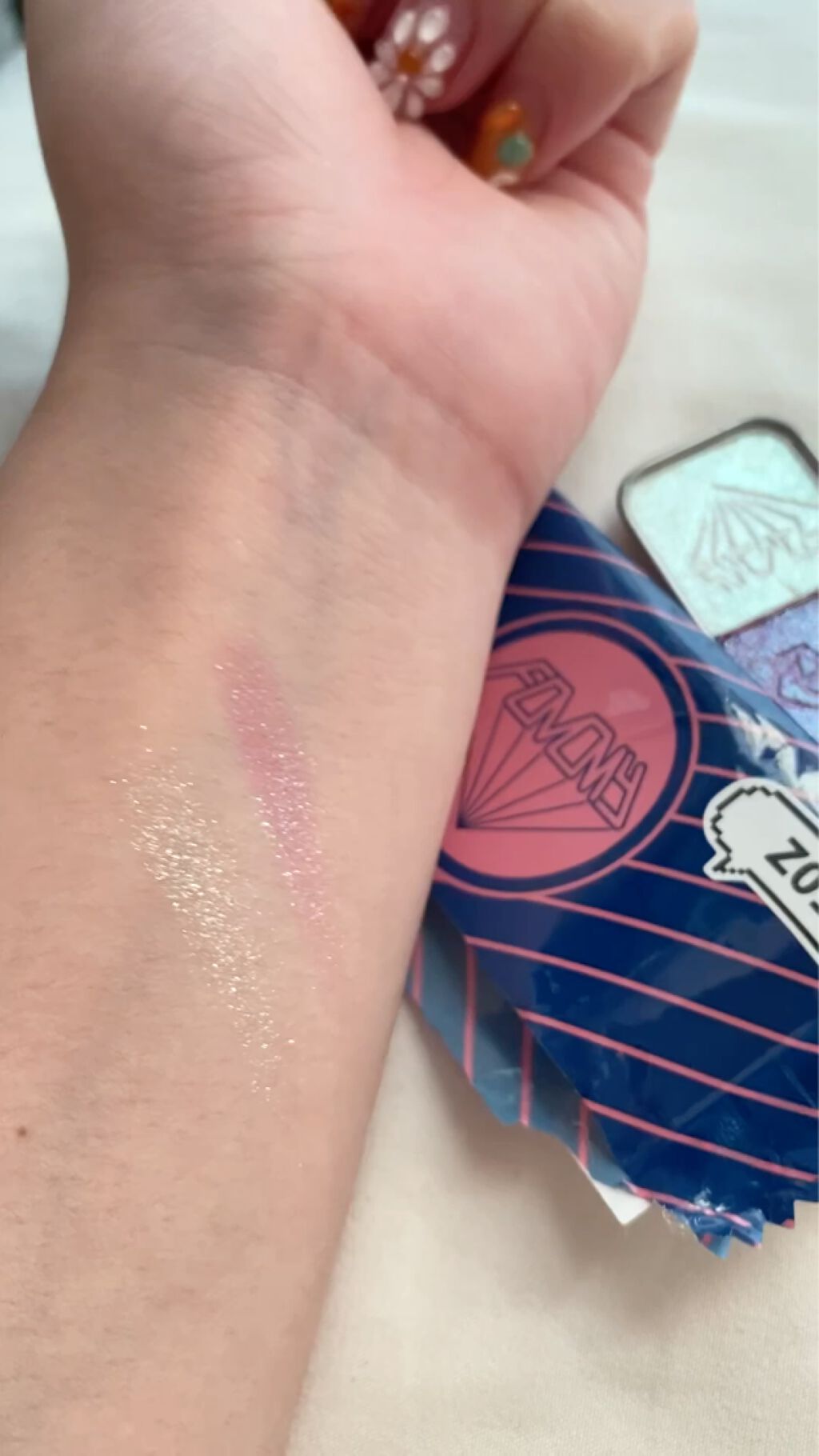 キャンディーボックスアイシャドウ/FOMOMY/アイシャドウパレットを使ったクチコミ（3枚目）