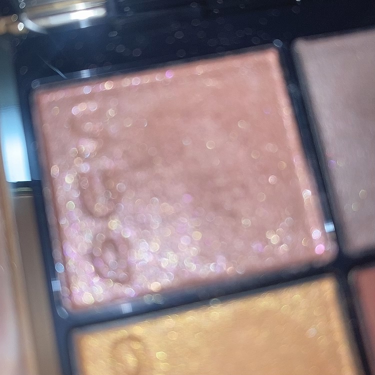 シグニチャー カラー アイズ/SUQQU/アイシャドウパレットの動画クチコミ4つ目