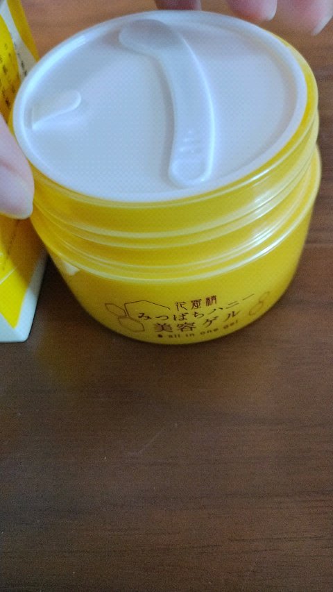 試してみた】花蜜精みつばちハニー美容ゲル フェニックスの効果・肌質