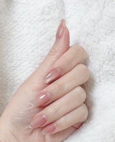 ぷるマグ31番×先端クリア💅


何これ可愛すぎん🤦‍♀️

先端クリアにはネイルタウンのアイシングジェルを使用してます🫧

明日は遂にプランパーマグ発売日ですね！！

セルフネイラーですが争奪戦参戦し