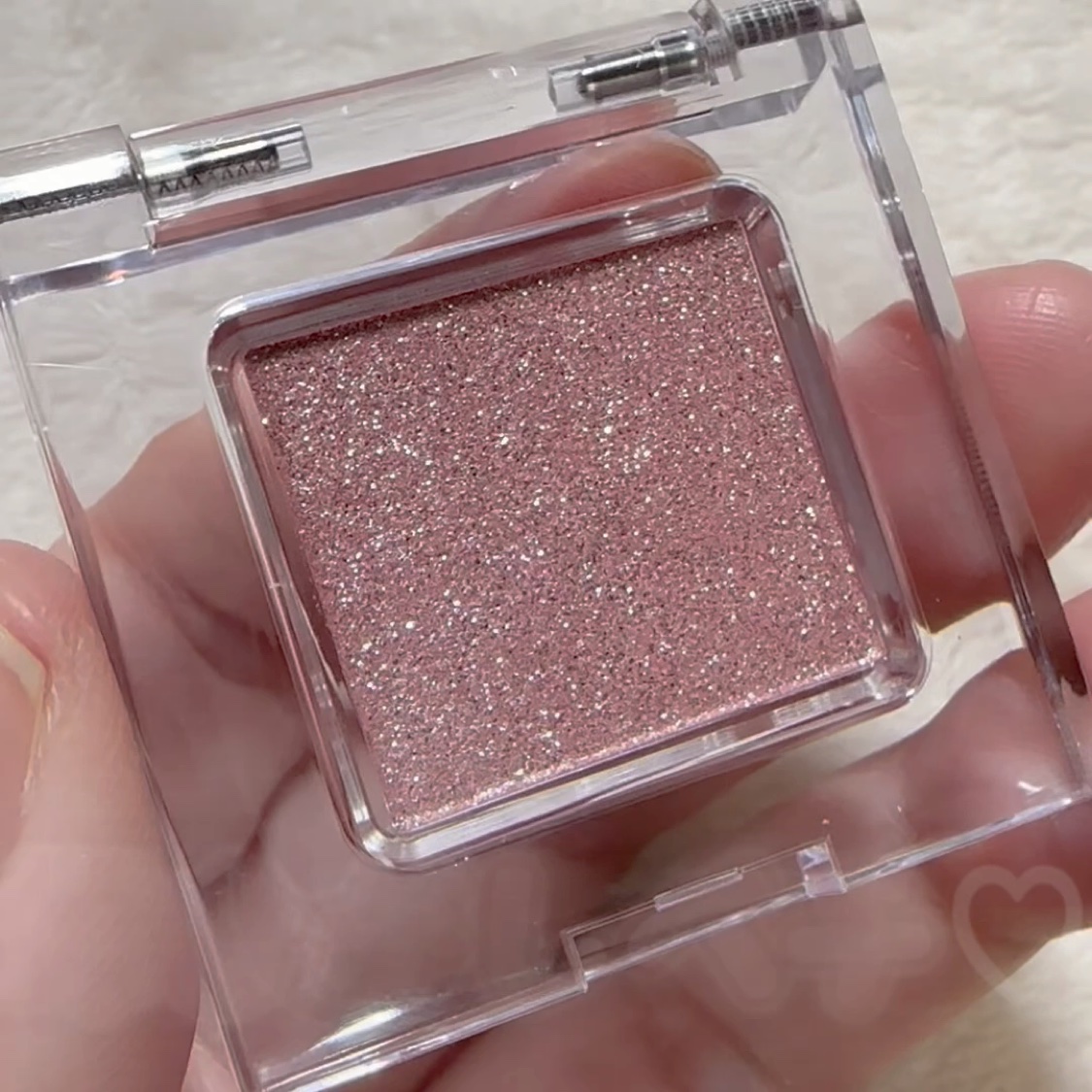 マルチカラーバリエーション バーム/チャコット・コスメティクス/単色アイシャドウの動画クチコミ1つ目