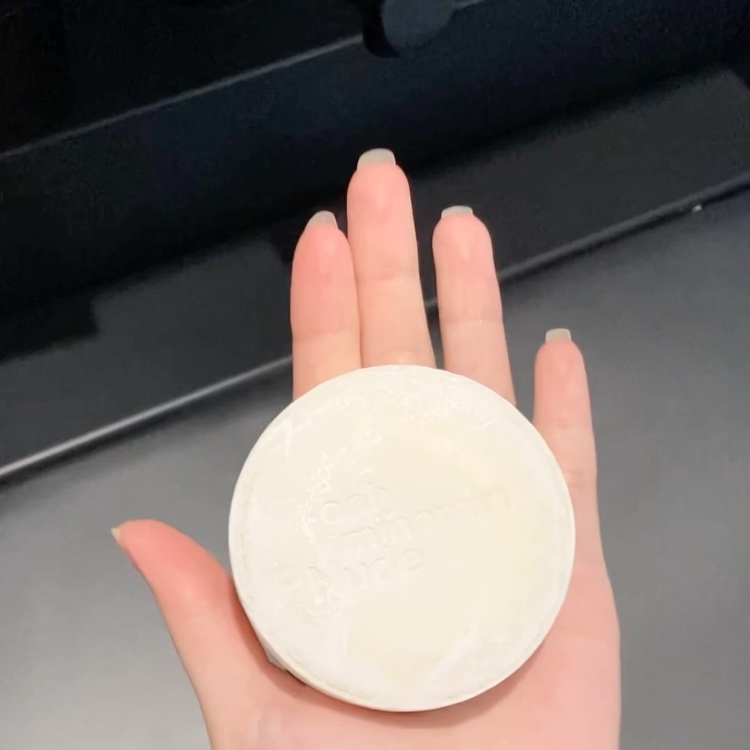 Nude ポアクレイソープ/ONLY MINERALS/洗顔石鹸の動画クチコミ2つ目