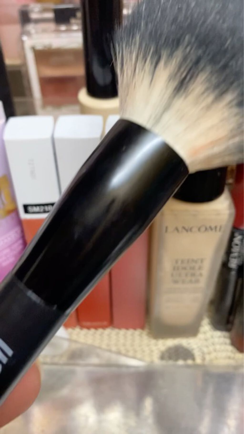 ごくふわっ 春姫 リキッドファンデーションブラシ/DAISO/メイクブラシの動画クチコミ3つ目