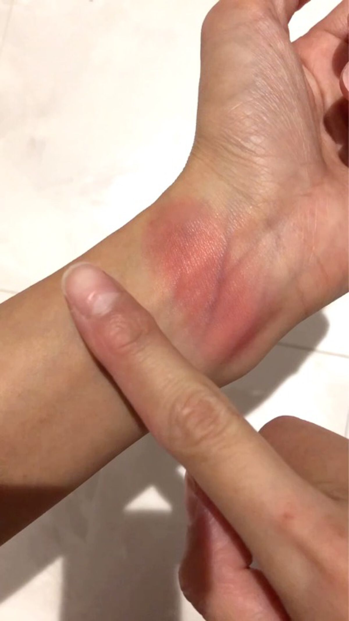 DAISO KCクリームアイシャドウのクチコミ「DAISO
KCクリームチーク、いちご（ミニー）
110円（税込）
JANコード4549131.....」（3枚目）