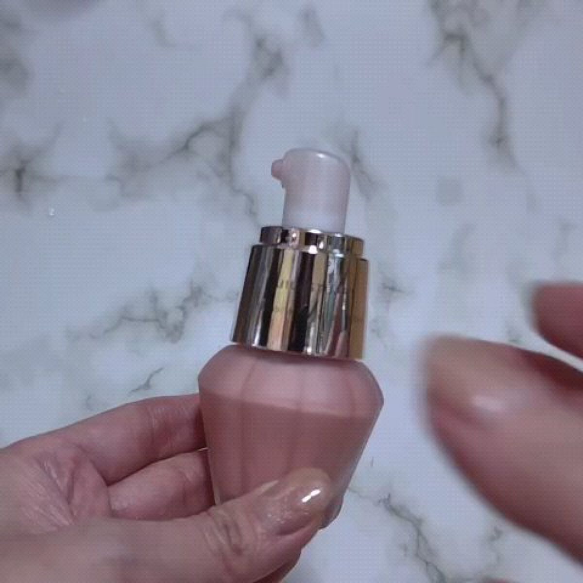 ジルスチュアート　イルミネイティング セラムプライマー 04 sunrise pink/JILL STUART/化粧下地を使ったクチコミ（2枚目）