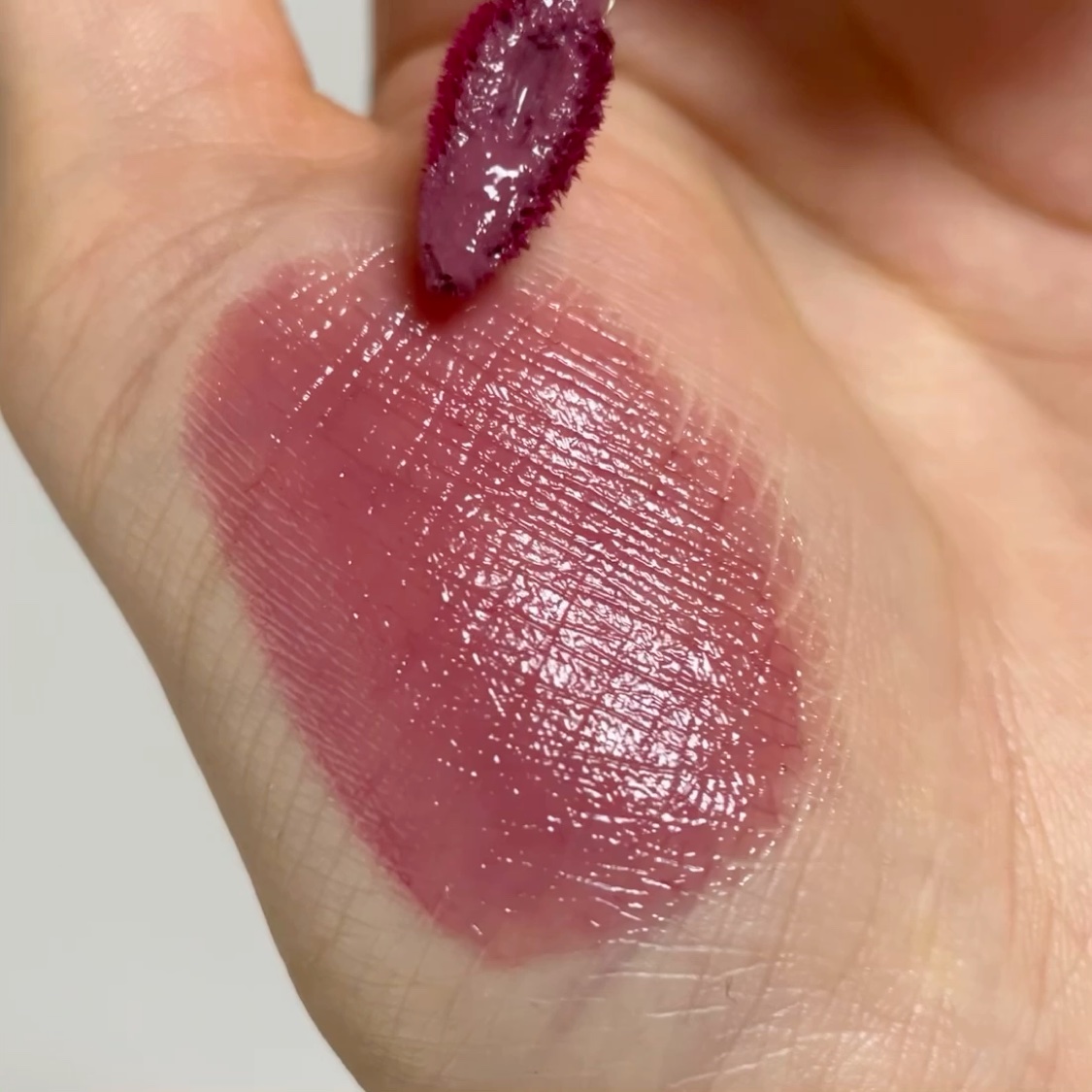 デューイフィルムティント/CipiCipi/リップティントの動画クチコミ2つ目