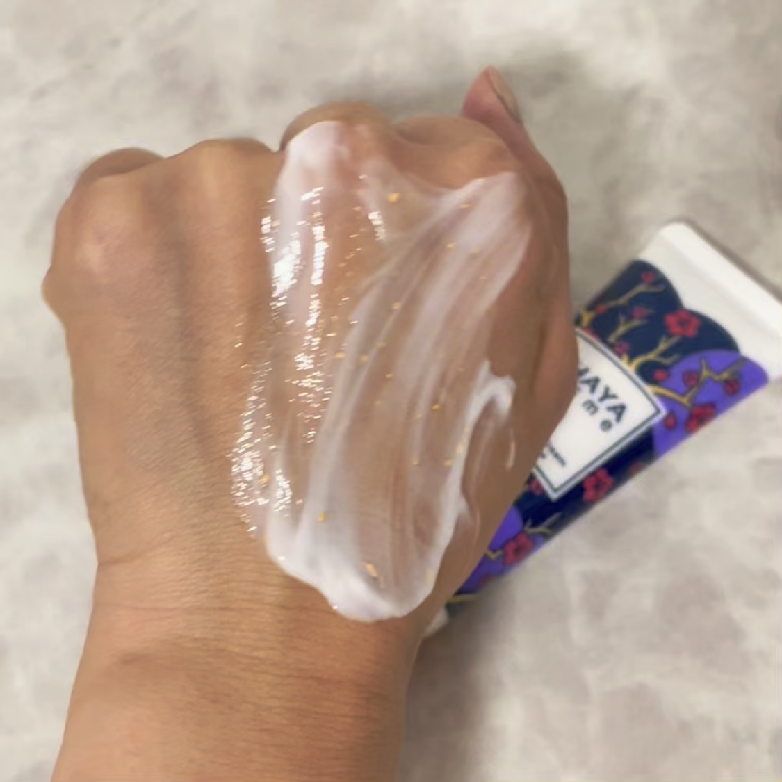 CHAYA cosme ゴールドインハンドクリーム紅い梅の香り/CHAYA cosme/ハンドクリームの動画クチコミ1つ目