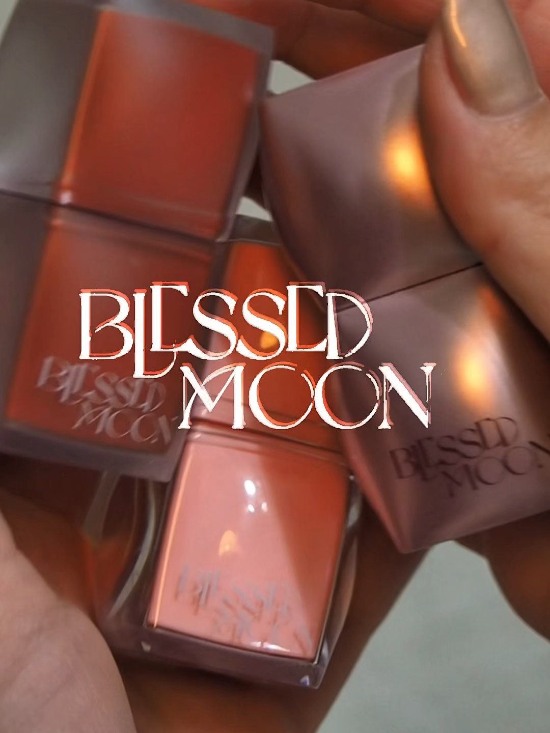 Veil Mood Lip Gloss/BLESSED MOON/リップグロスの動画クチコミ2つ目