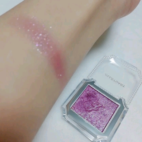 アイコニックルック アイシャドウ/JILL STUART/単色アイシャドウを使ったクチコミ（3枚目）