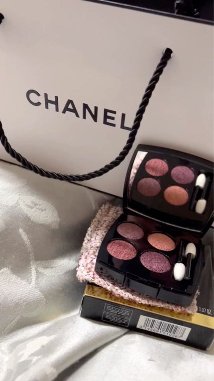 レ キャトル オンブル ツイード/CHANEL/アイシャドウパレットの人気ショート動画