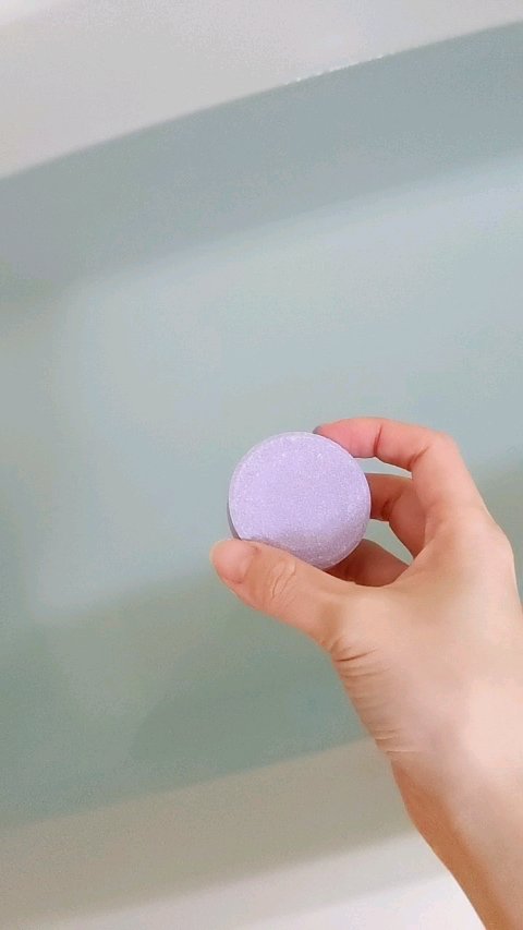 クナイプ スパークリングタブレット ハッピーフォーミー ロータス＆ジャスミンの香り/クナイプ/炭酸系入浴剤の動画クチコミ1つ目