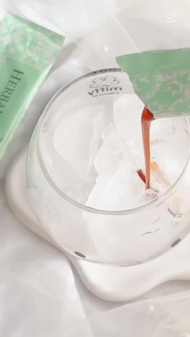 ハーバルクレンズ酵素/ハーバルデトックスラボ/酵素ドリンクの動画クチコミ1つ目