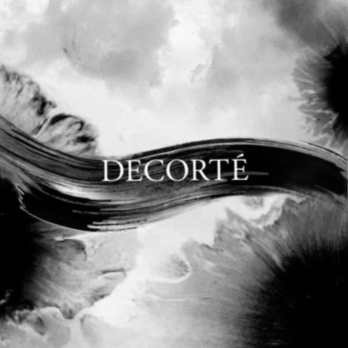 #コスメデコルテ
⁡
⁡
コスメデコルテ
期間限定の「ZEN WEAR Dressing Room」コースが開始𓈒𓏸❁
⁡
⁡
4月16日新発売された
DECORTÉ
コスメデコルテ ゼン ウェア フルイド
30ml 全18色
⁡
⁡
