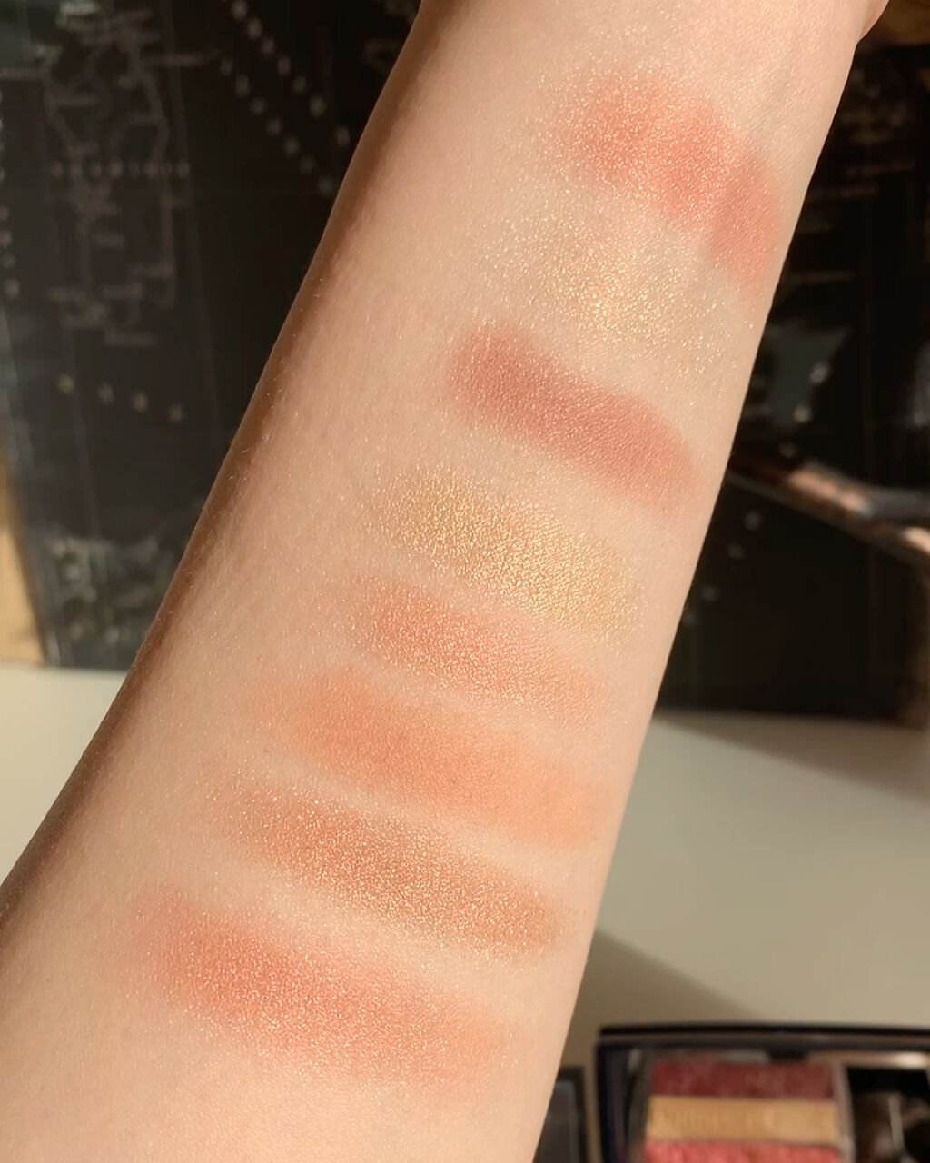 トリオ ブリック パレット＜ピュア グロウ＞/Dior/アイシャドウパレットを使ったクチコミ（3枚目）