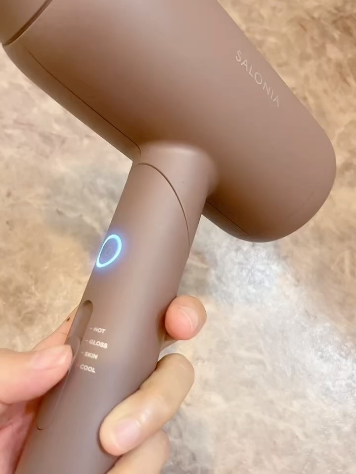 スムースシャインドライヤー/SALONIA/ドライヤーの動画クチコミ1つ目