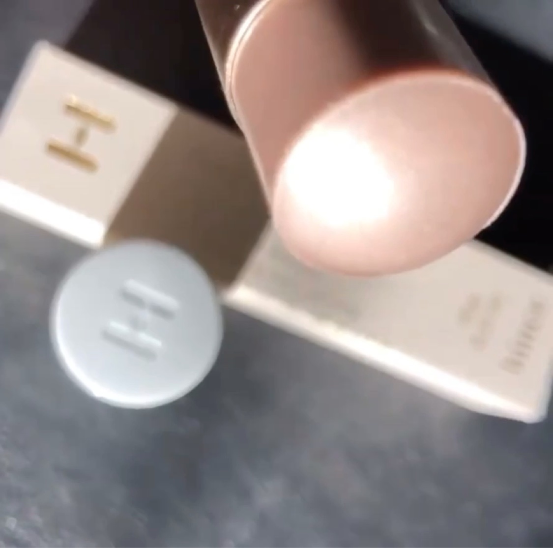 トゥルーディメンションラディアンスバーム/hince/スティックハイライトを使ったクチコミ（2枚目）