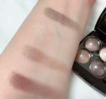 レ キャトル オンブル/CHANEL/アイシャドウパレットの人気ショート動画