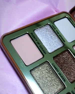 ホット バタード ラム ミニ アイシャドウ パレット/Too Faced/アイシャドウパレットを使ったクチコミ(2枚目)