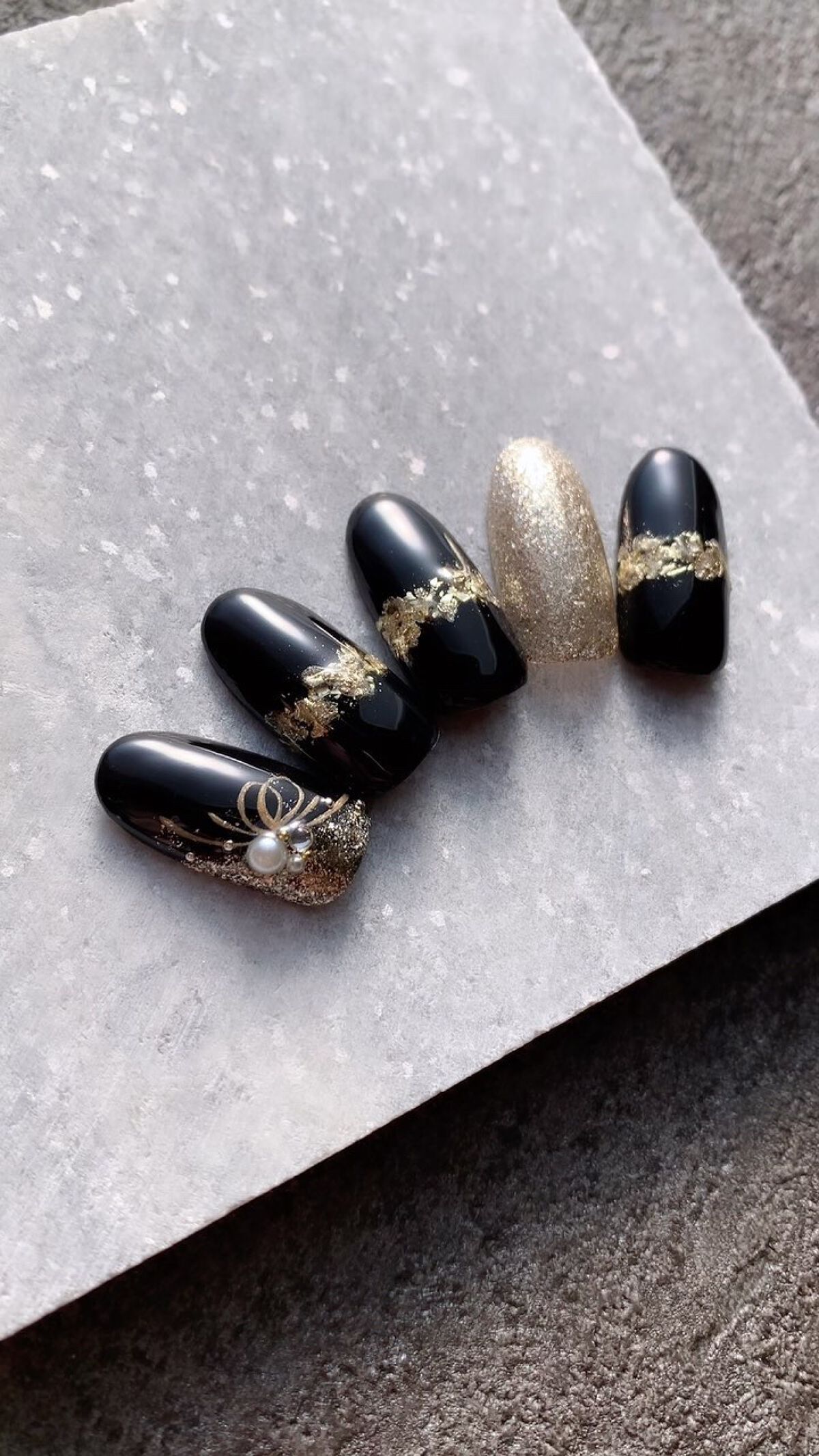 #黒ネイル,#お正月ネイル,#黒豆ネイル,#和装ネイル,#成人式ネイル,#セルフネイル,#趣味ネイル,#ニュアンスネイル,#シンプルネイル,#友達ネイル,#夏ネイル,#おしゃれネイル,#シアーカラーネイル,#くすみネイル,#大理石ネイル,#姫路ネイルのネイルデザイン