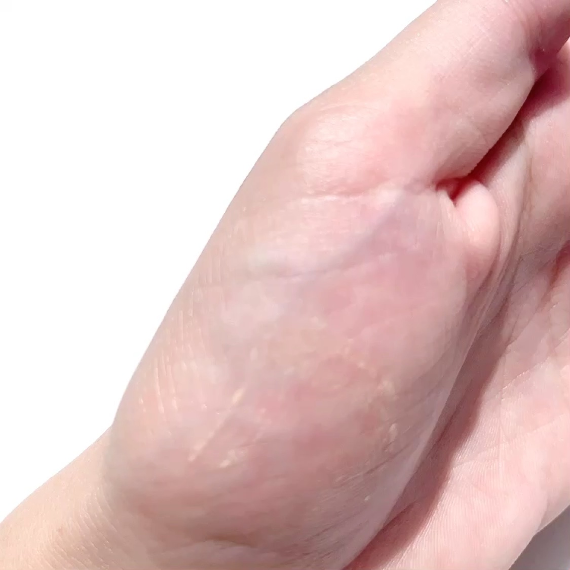 アイシャドウ プライマーポーション/アーバンディケイ/アイシャドウベースの動画クチコミ3つ目