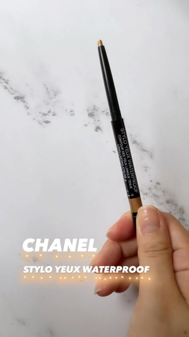 CHANEL スティロ ユー ウォータープルーフ Nのクチコミ「\ ペンシルでもウォータープルーフ🏅！/ 
⁡
７月に新色が追加されたCHANELの
スティロ.....」（1枚目）