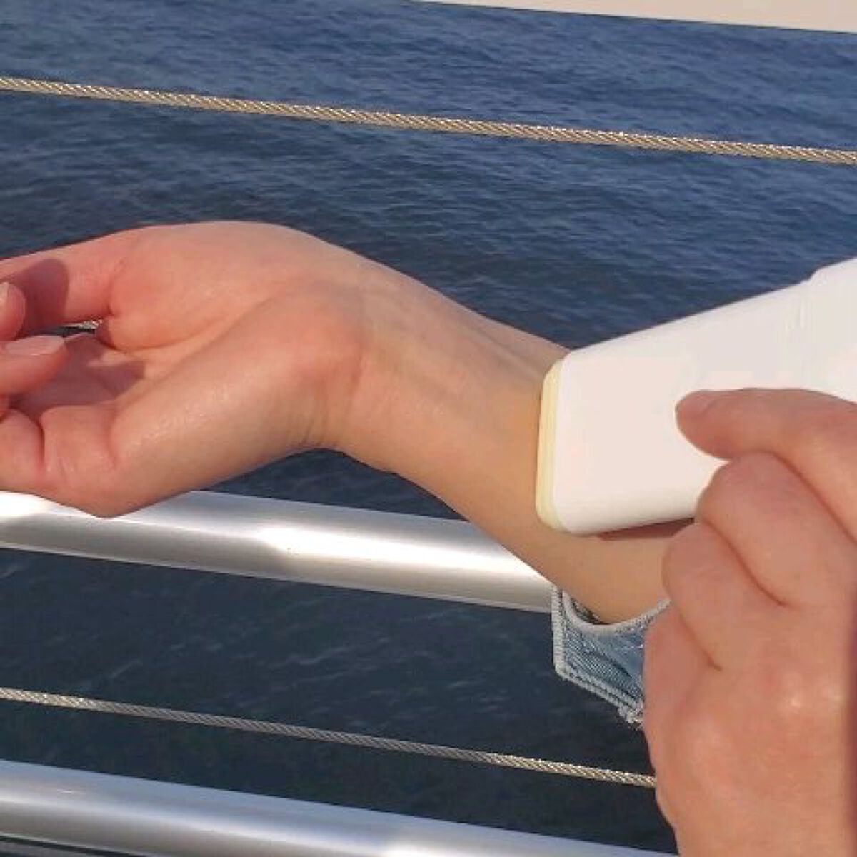 グリーンティー CICA マイルド サンスティック/ラウンドアラウンド/日焼け止めスティックを使ったクチコミ（3枚目）