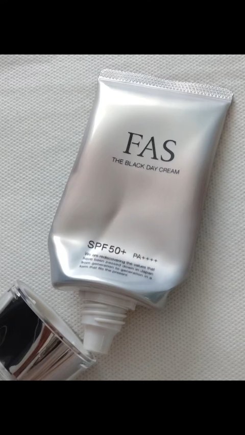 #使い切り報告

FAS ザ ブラック デイ クリーム
なめらかなテクスチャで使いやすかった日焼け止め

リピート予定🙋‍♀✨