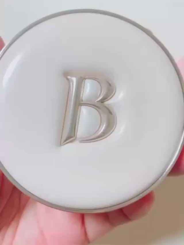 エッセンス スキン デュー クッション/BANILA CO/クッションファンデーションの動画クチコミ1つ目