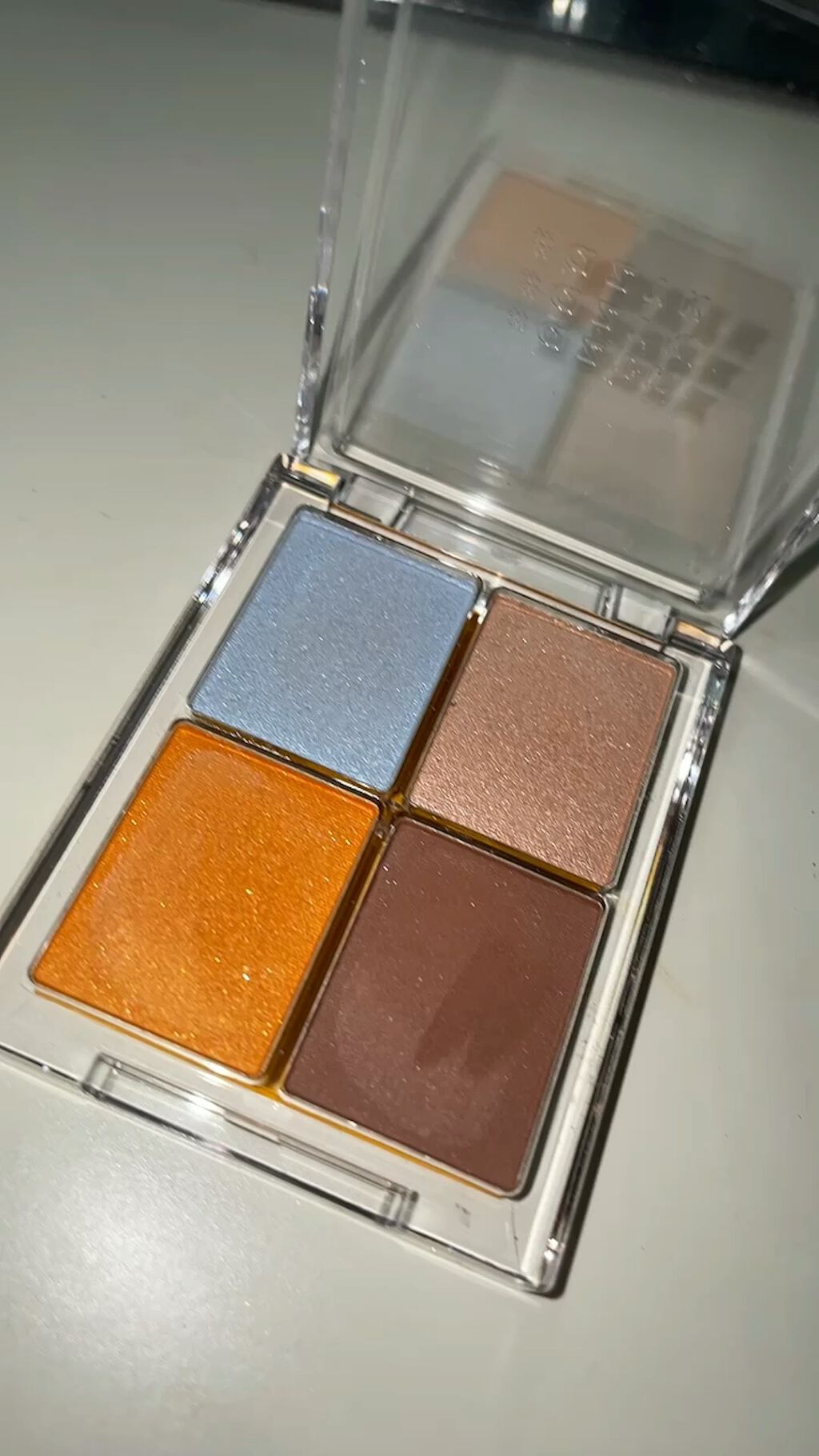 4色アイシャドウパレット/aZTK/アイシャドウパレットの人気ショート動画