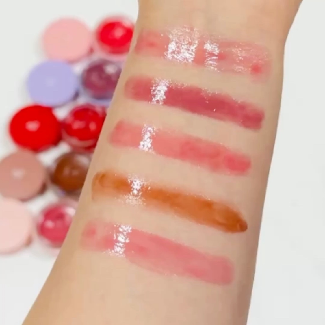 GLOWY TINT BALM/AOU/リップグロスの動画クチコミ4つ目