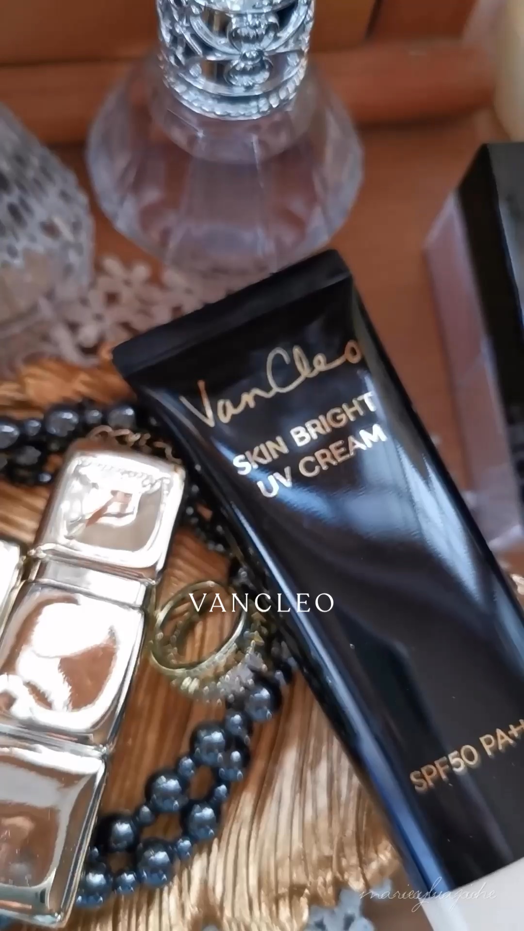 スキンブライトUVクリーム/VanCleo/日焼け止めクリームの動画クチコミ1つ目