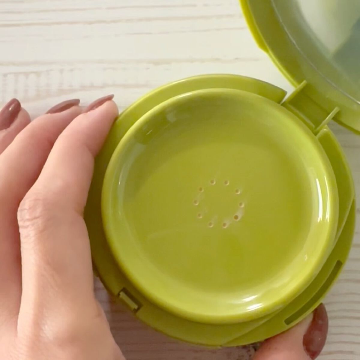 サテンウエアヘルシーグリーンクッション 21N EBURNEAN エバニン/unleashia/クッションファンデーションを使ったクチコミ（3枚目）