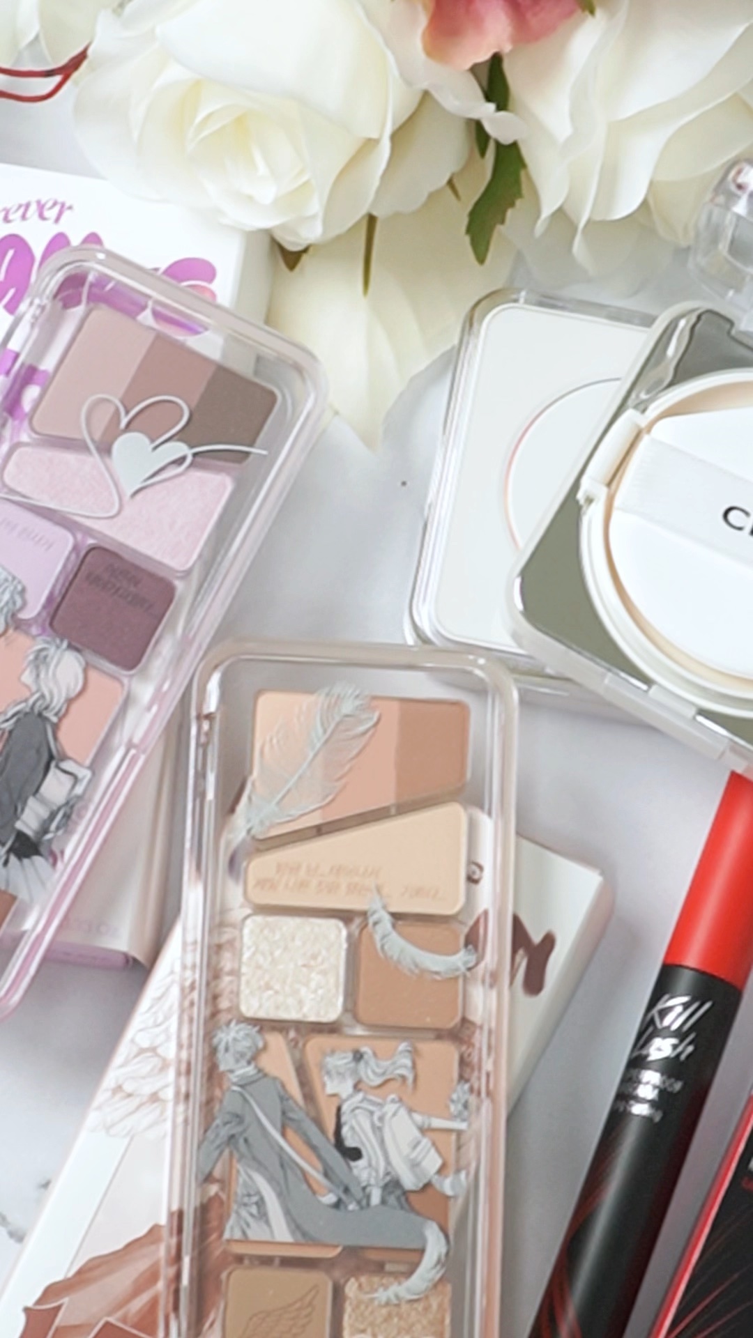 CLIOからまたまた新作登場♡♡

クッションファンデは、大人気だった
ザ ニューファウンウェアクッション がリニューアルして誕生✨

カバーカと持続力はそのままで、
化粧崩れ／塗りムラ／浮き／インナードライを改善！
まるで素肌のようなさら