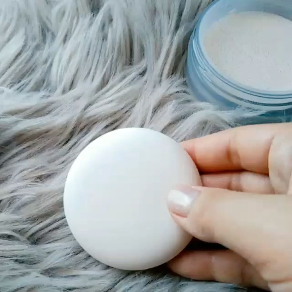 アドバンスドエシリアルスムースオペレーター ルースパウダー/THREE/ルースパウダーを使ったクチコミ（2枚目）