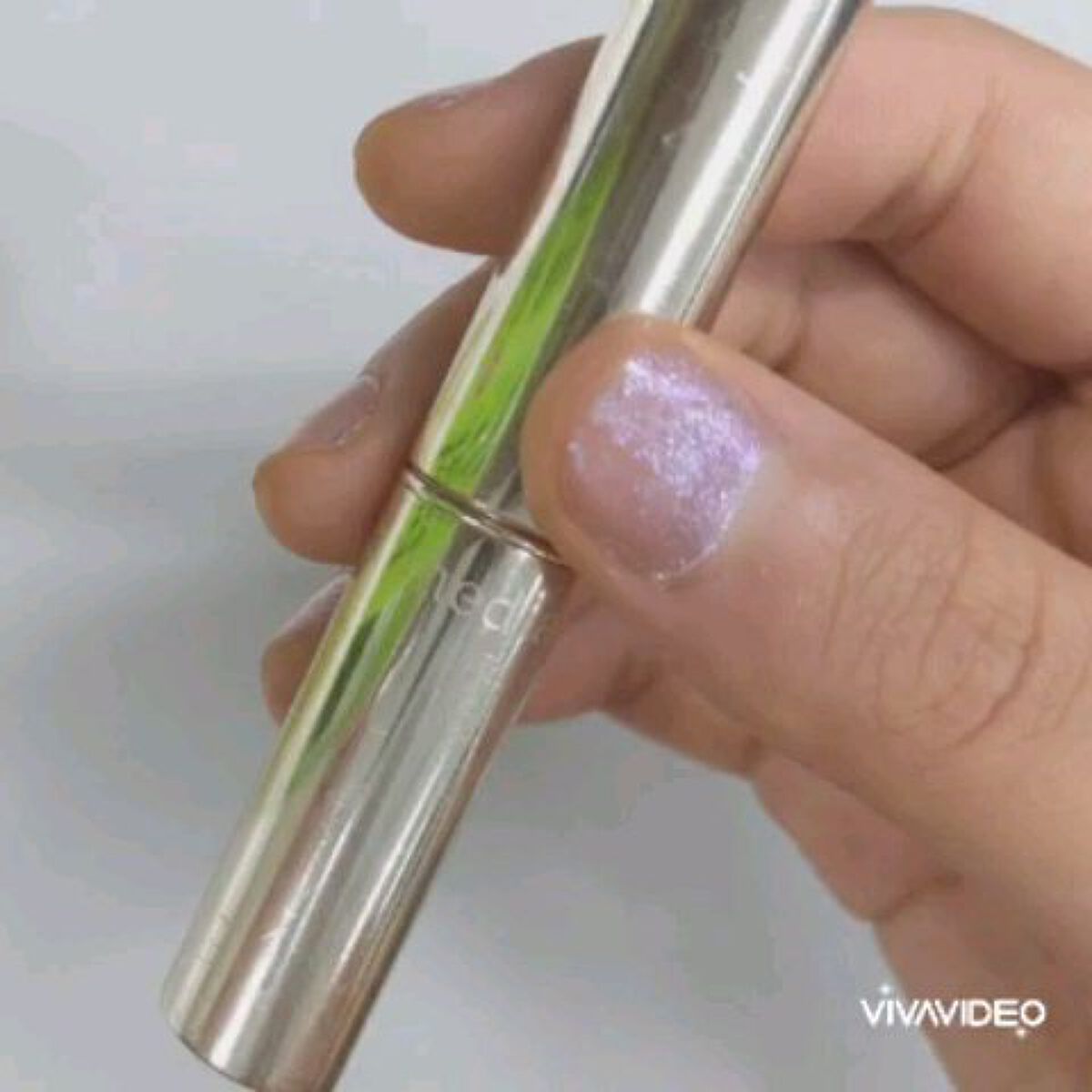 シャイニーエッセンスリップA/media/口紅の動画クチコミ2つ目