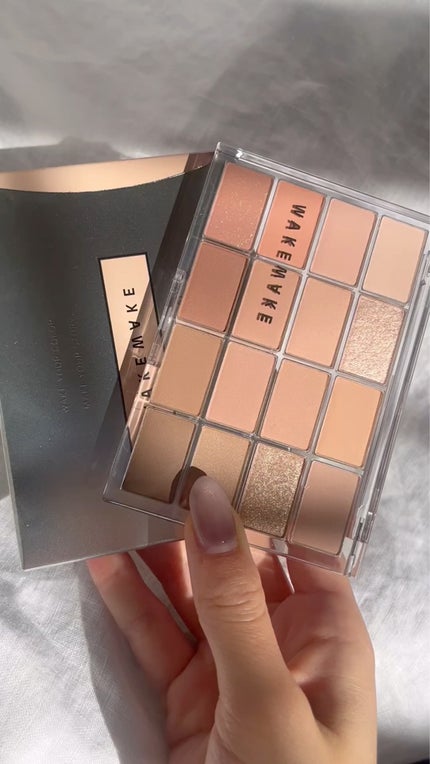 ソフトブラーリングアイパレット/wakemake/アイシャドウパレットの人気ショート動画