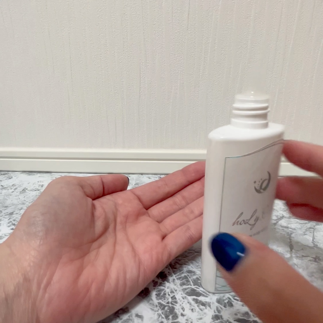 オンリーユースカルプセラム/hoLy_One/頭皮ローションの動画クチコミ3つ目