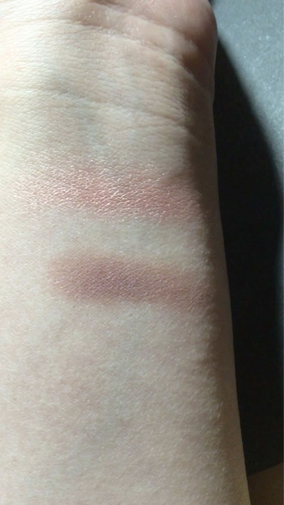 アイグロウ ジェム/DECORTÉ/ジェル・クリームアイシャドウの動画クチコミ4つ目