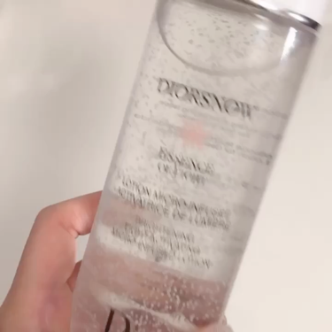 Dior スノー ライト エッセンス ローション (薬用化粧水) (医薬部外品)のクチコミ「ディオール スノーのシリーズから新しく発売される化粧水『スノーライト エッセンス ローション』.....」（3枚目）