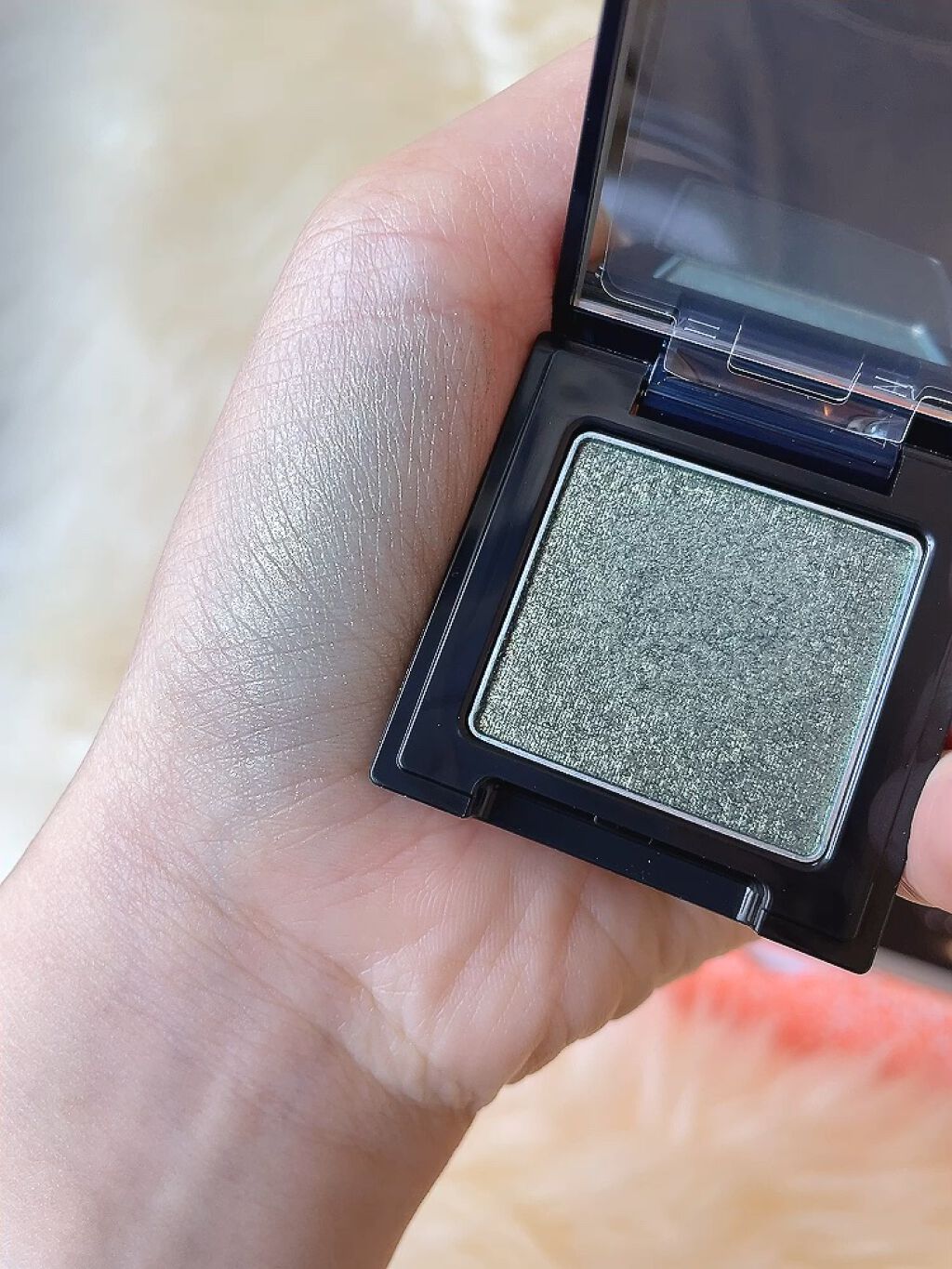 ラズル アイカラー/エレガンス ラズル /単色アイシャドウの人気ショート動画