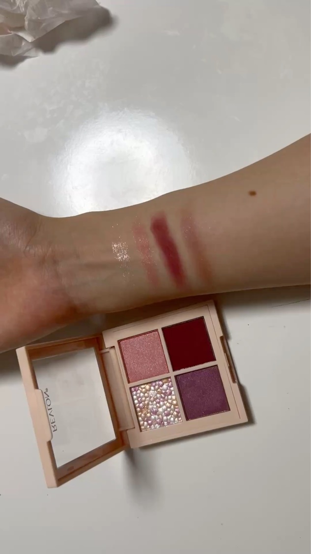 レブロン ダズル アイシャドウ クアッド/REVLON/アイシャドウパレットを使ったクチコミ（3枚目）