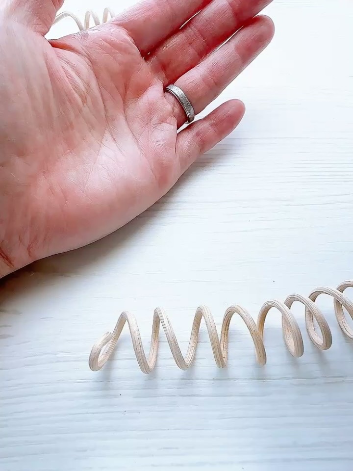 ザ マルチタスカー セッティングスプレー/リンメル ロンドン/ミスト状化粧水の動画クチコミ3つ目