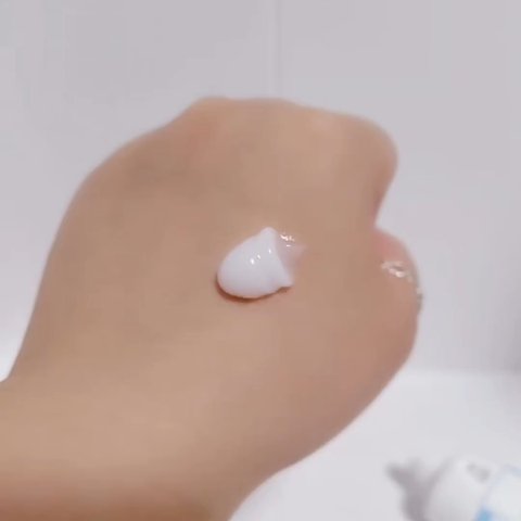 メルサボン　薬用デオドラント３Dクリーム　足用/Mellsavon/デオドラント・制汗剤の動画クチコミ2つ目