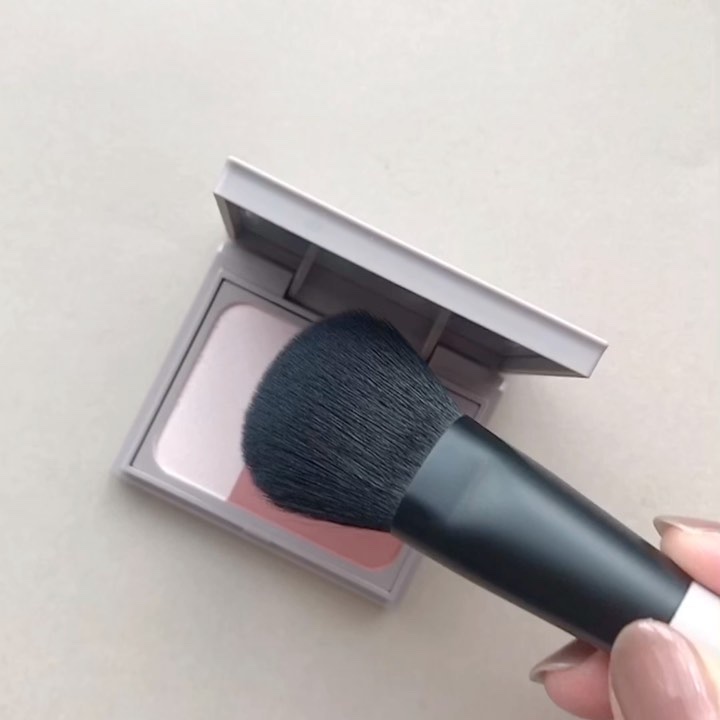 シアーブラッシュ /rafuna/パウダーチークの動画クチコミ5つ目