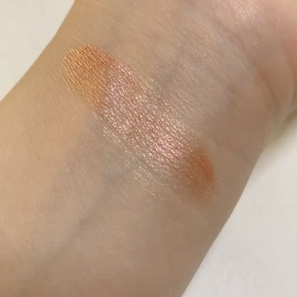 オーラ アクセントバーム/ハーロウ! バーム/ジェル・クリームアイシャドウの動画クチコミ3つ目