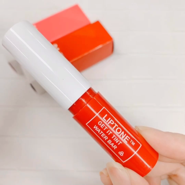 リップトーン ゲット イット ティント ウォーターバー/TONYMOLY/口紅を使ったクチコミ（2枚目）