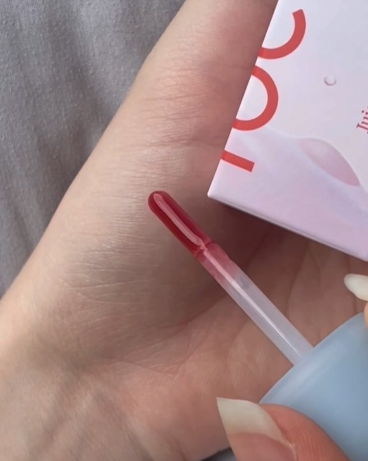 ジューシーベリープランピングリップオイル/TOCOBO/リップグロスを使ったクチコミ（3枚目）