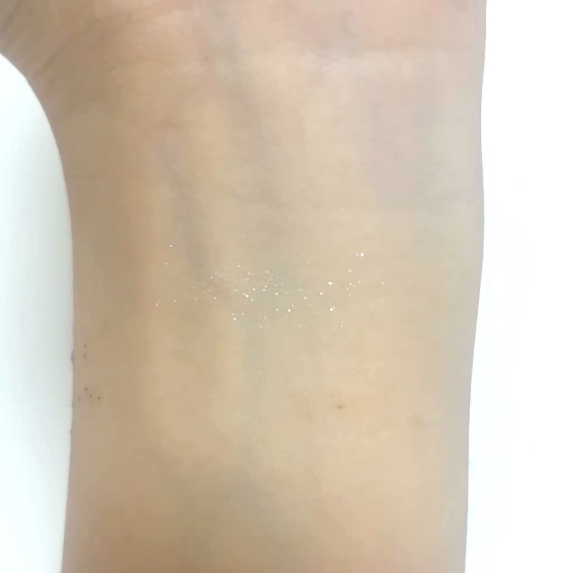 シングルシャイニーアイシャドウ/CEZANNE/アイシャドウを使ったクチコミ（3枚目）