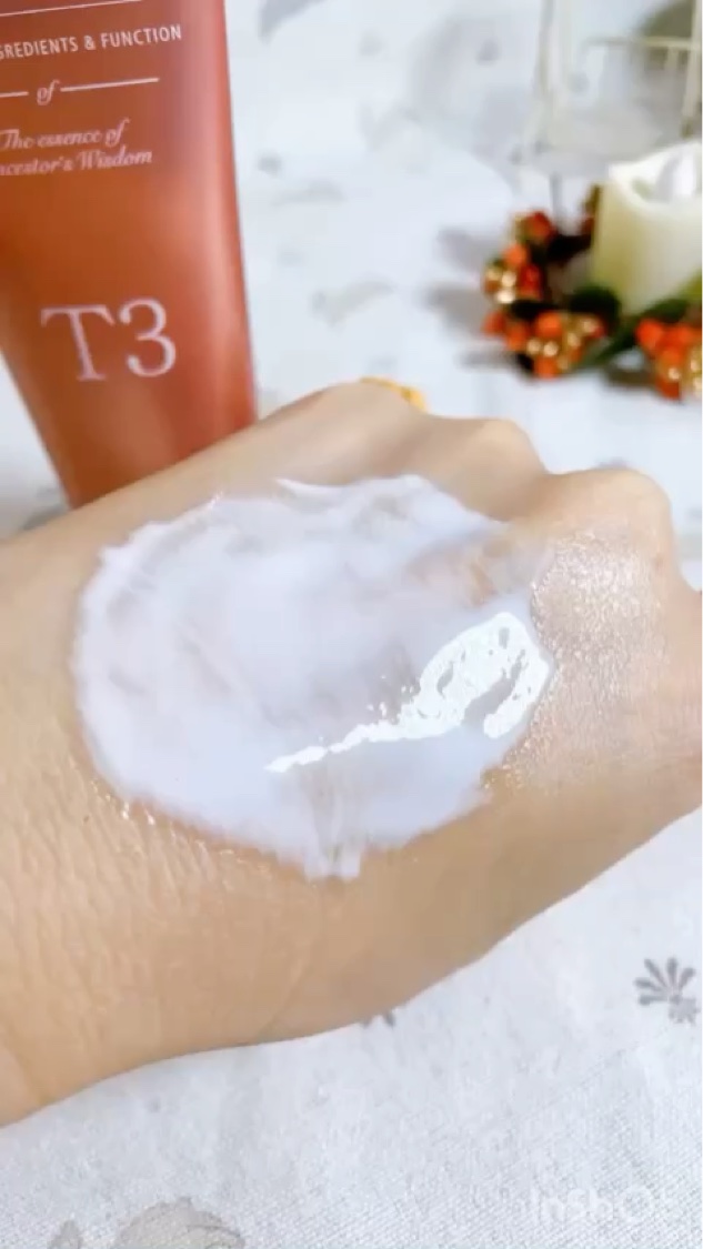 PESTLO
🫧T3 ベビーコラーゲン グローマスク🫧

肌にのせるど"とろっ”としたテクスチャーで密着感◎✨️

少しずつ乾いていくのを待つ時間も、ちょっと贅沢なスキンケアタイム🥰

ゆっくりはがしたあとは、肌がうるおってしっとり&