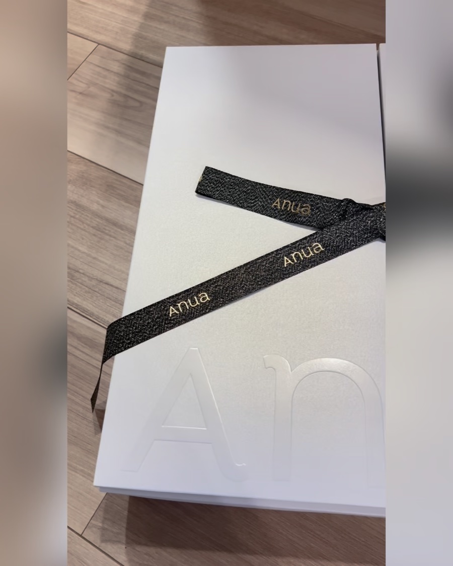 Anua
アドベントカレンダー



Xのキャンペーンでいただきました🙇


ホリデー使用のデザイン可愛すぎませんか🤤
人気商品+オリジナルのグッズがたくさん
入っていて凄い😍❣️
24日分を開けるのワクワクしました🥹💓



A